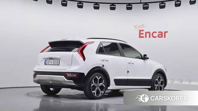Kia Di Ol Nu Niro 2022 Белый из Кореи