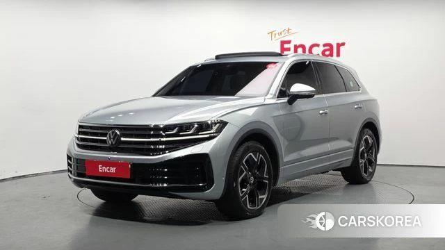 Volkswagen Touareg 3rd generation 2024 Серебряный из Кореи