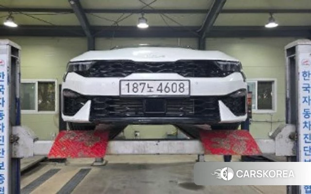 Kia The New K5 3rd generation 2024 Белый из Кореи