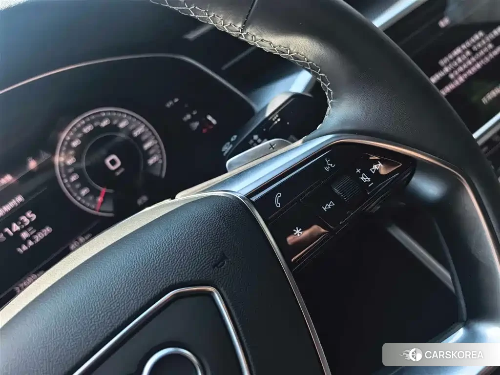 Audi A7L 2023 Белый из Китая