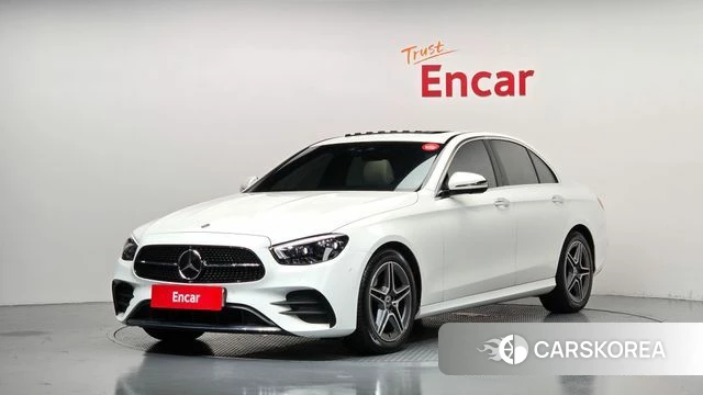 Mercedes-Benz E-Class W213 2023 Белый из Кореи