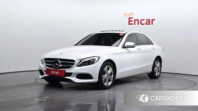 Mercedes-Benz C-Class W205 2018 Белый из Кореи