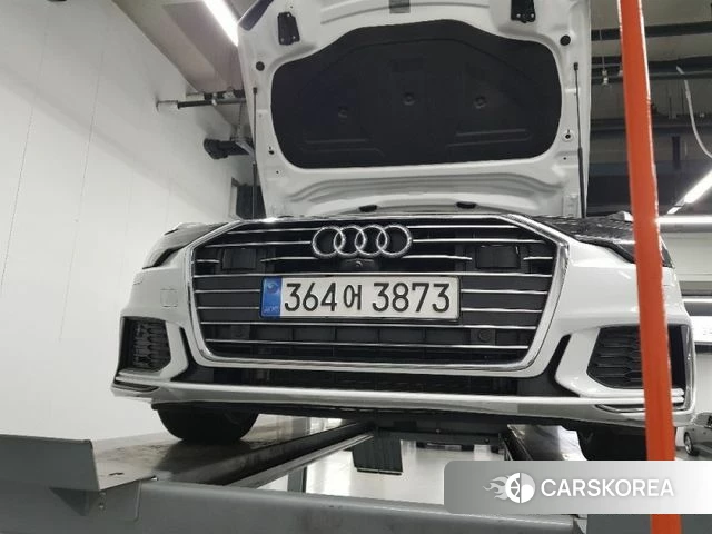 Audi A6 (C8) 2023 Белый из Кореи