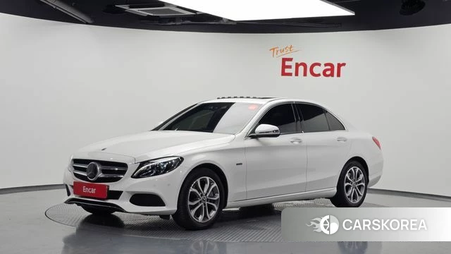 Mercedes-Benz C-Class W205 2018 Белый из Кореи