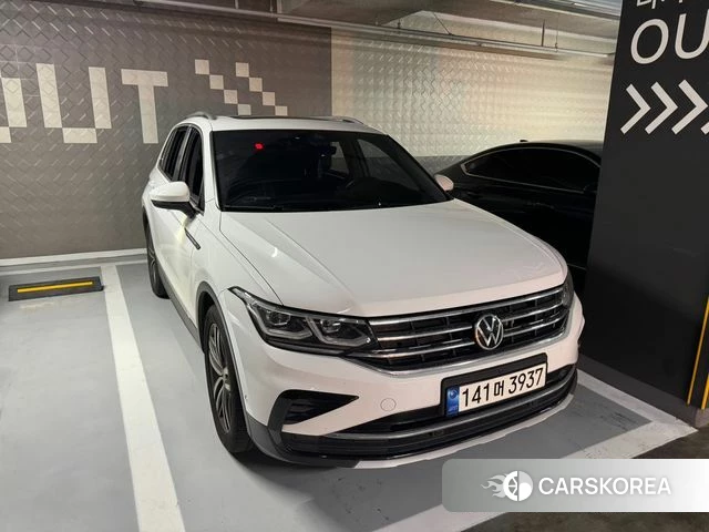 Volkswagen Tiguan second Generation 2021 Белый из Кореи