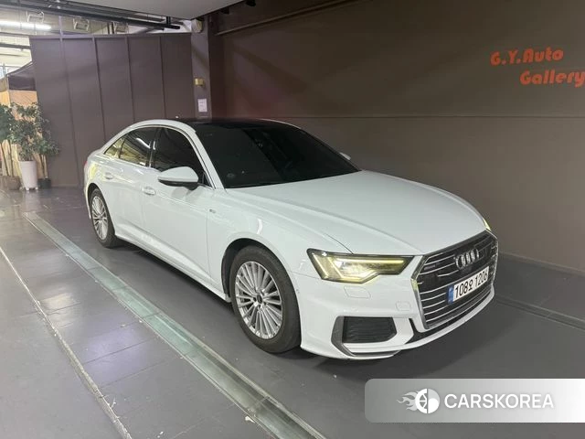 Audi A6 (C8) 2021 Белый из Кореи