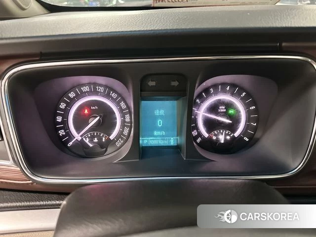 Buick GL8 2019 Коричневый из Китая