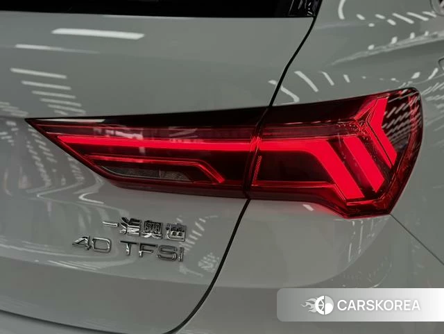 Audi Q3 2021 Белый из Китая