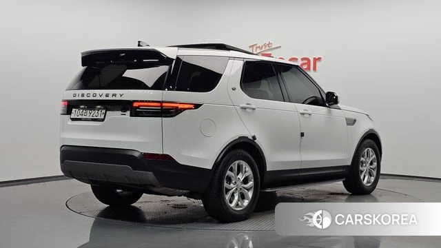 Land Rover Discovery 5 2019 Белый из Кореи
