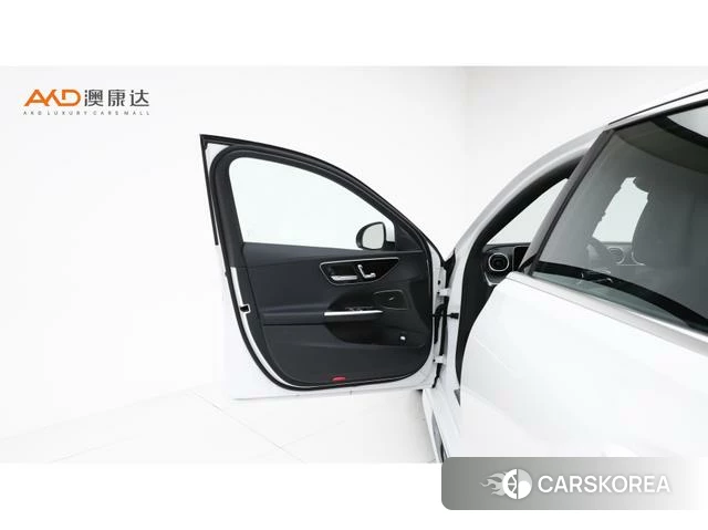Mercedes-Benz Class C 2023 Белый из Китая