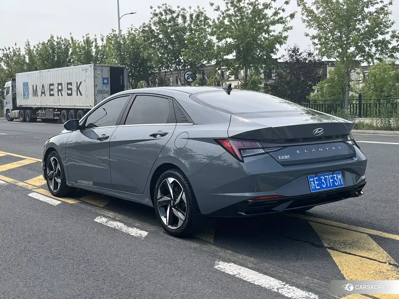 Hyundai Elantra 2022 Silver/gray из Китая