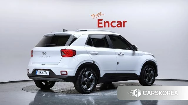 Hyundai Venue 2023 Белый из Кореи