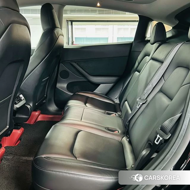 Tesla Model Y 2023 Черный из Китая