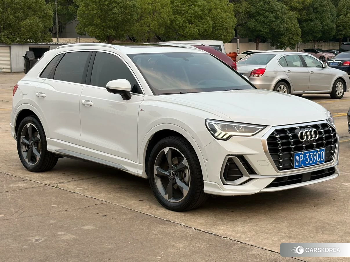 Audi Q3 2021 Белый из Китая
