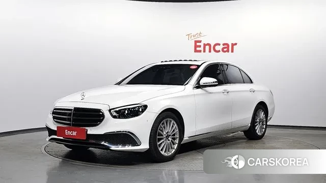 Mercedes-Benz E-Class W213 2022 Белый из Кореи