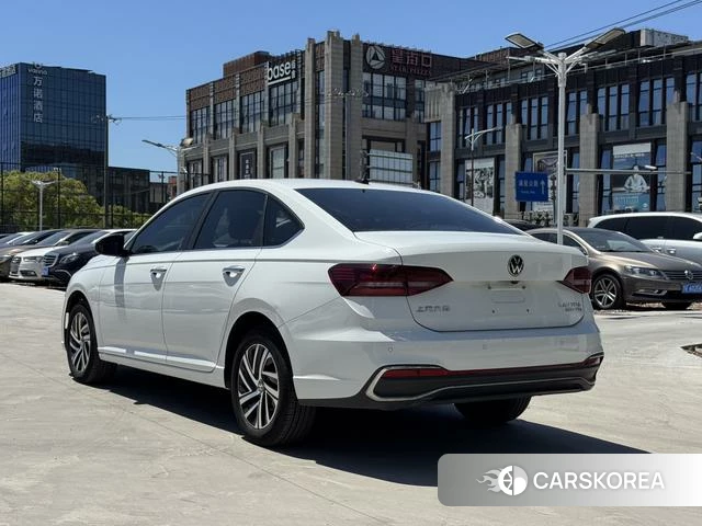 Volkswagen Lavida 2023 Белый из Китая