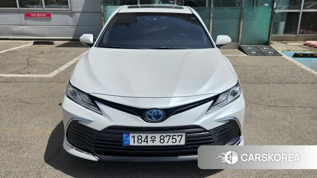 Toyota Camry (XV70) 2023 Белый из Кореи
