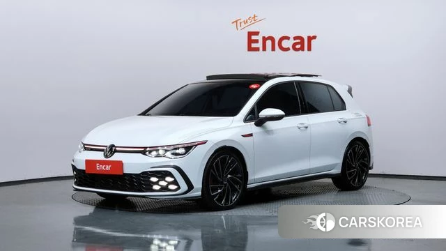 Volkswagen Golf 8th Generation 2023 Белый из Кореи