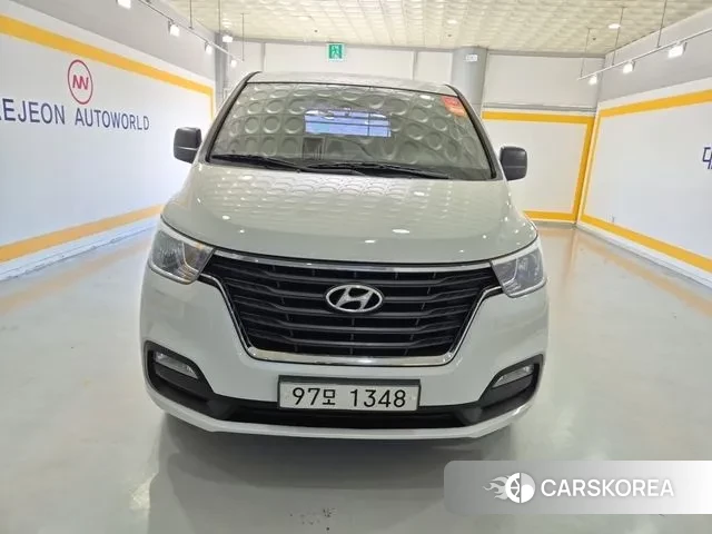 Hyundai The New Grand Starex 2018 Белый из Кореи