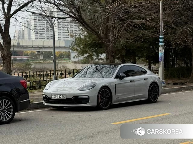 Porsche Panamera (971) 2020 Светло-серебряный цвет из Кореи