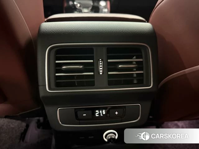 Audi Q5L 2025 Черный из Китая