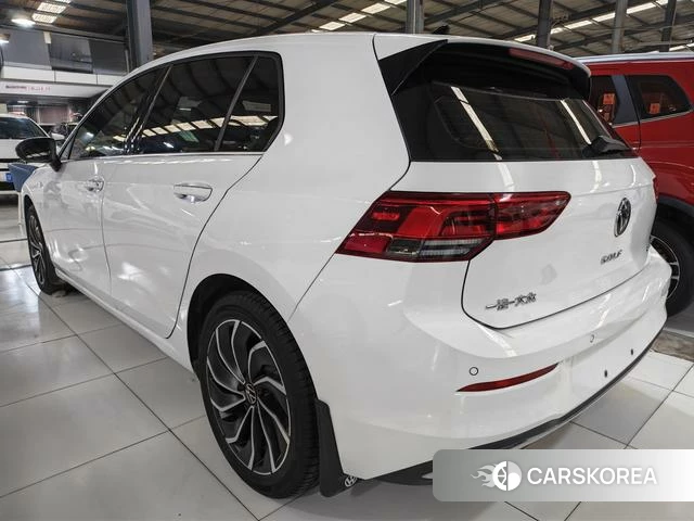 Volkswagen Golf 2021 Белый из Китая