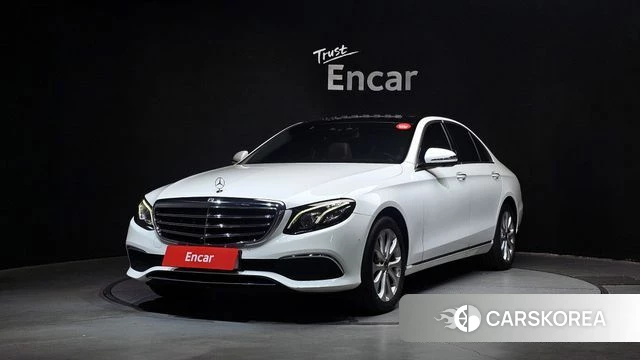 Mercedes-Benz E-Class W213 2018 Белый из Кореи