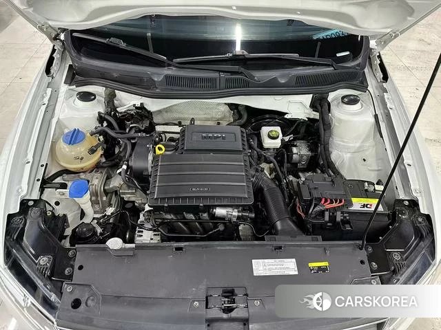 Volkswagen Bora 2021 Белый из Китая
