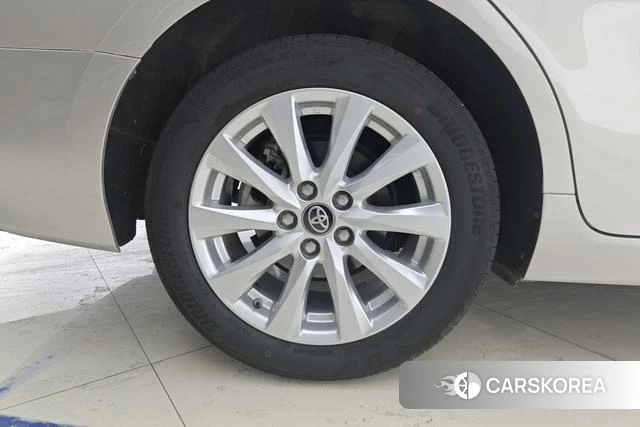 Toyota Camry 2019 Темно-серый из Китая