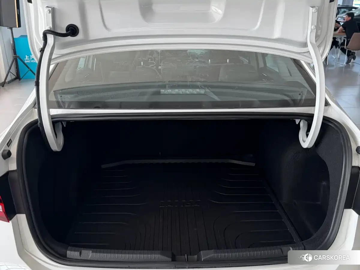 Volkswagen Lavida 2024 Белый из Китая