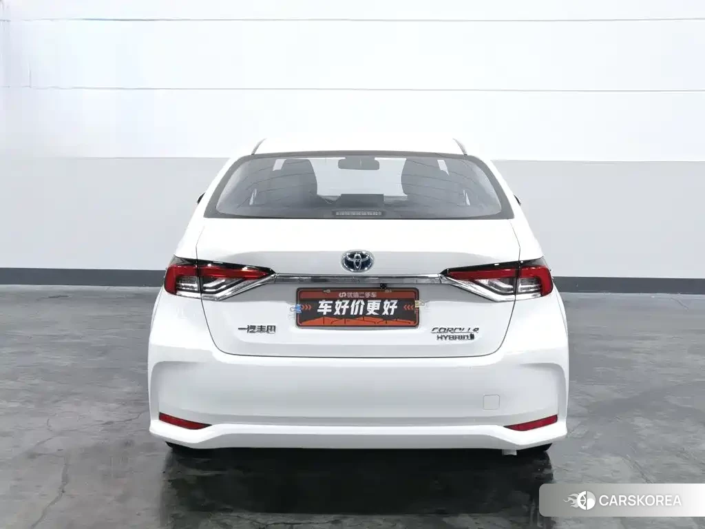 Toyota Corolla 2024 Белый из Китая
