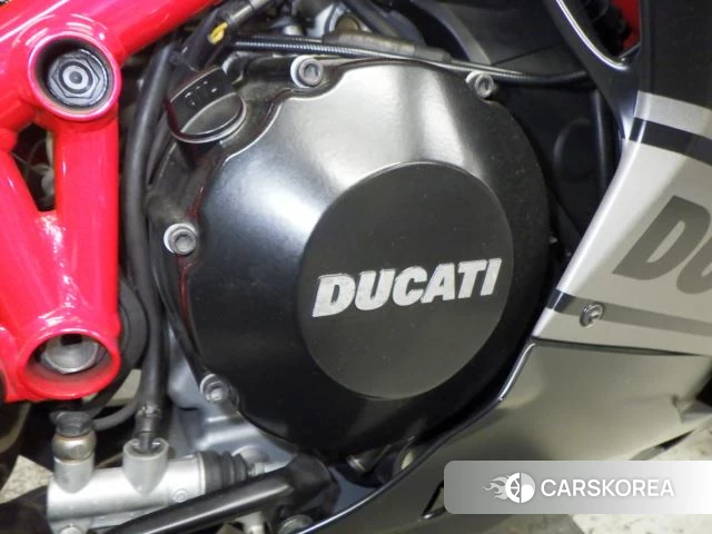 Engine photo
