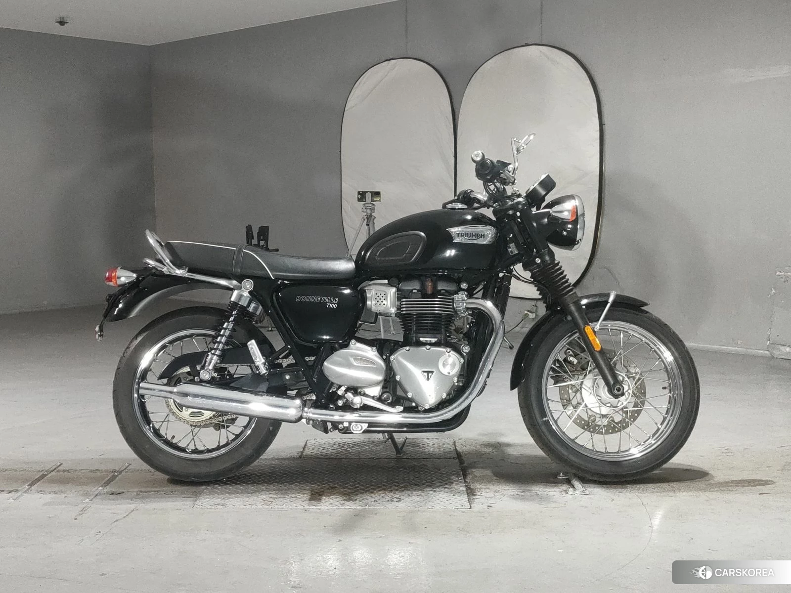 Triumph BONNEVILLE T100 2018 из Японии