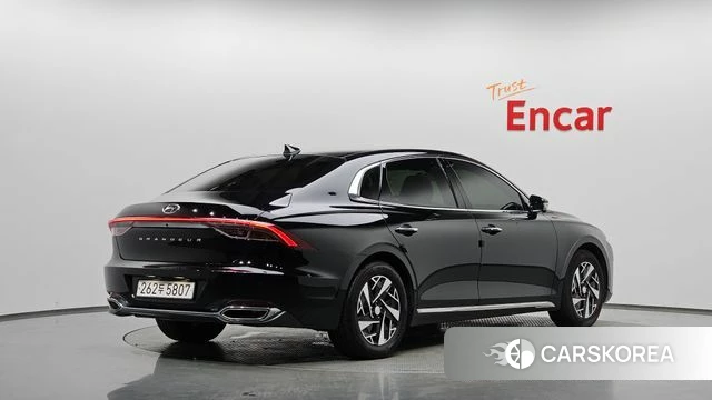 Hyundai The New Grandeur IG Hybrid 2022 Черный из Кореи