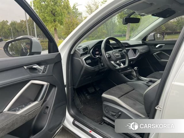 Audi Q3 2020 Белый из Китая