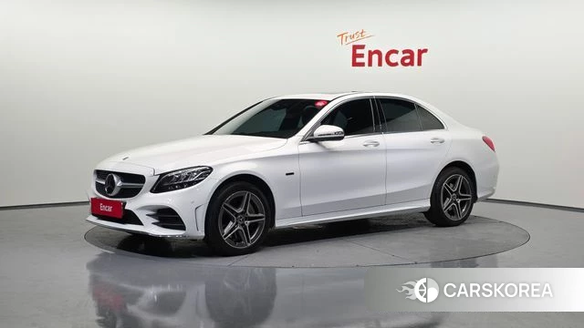 Mercedes-Benz C-Class W205 2020 Белый из Кореи