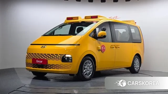 Hyundai Staria 2023 Желтый из Кореи