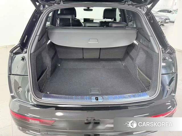 Audi Q5L 2025 Черный из Китая
