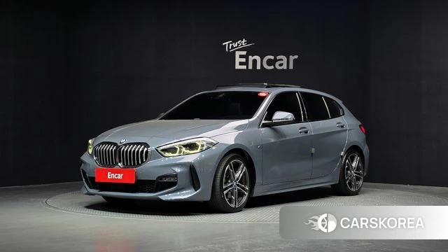BMW 1 Series (F40) 2021 Небесно-голубой из Кореи