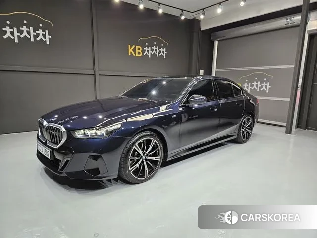 BMW 5 Series (G60) 2024 Синий из Кореи