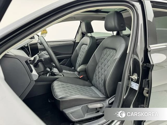 Volkswagen Sagitar 2023 Черный из Китая