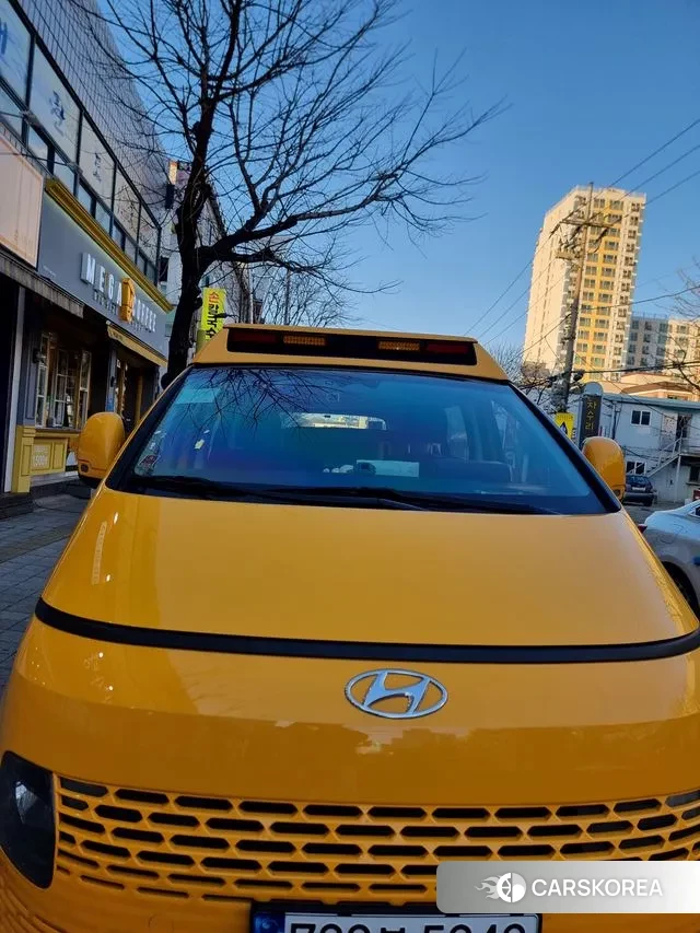 Hyundai Staria 2023 Желтый из Кореи