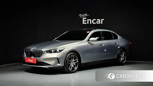 BMW 5 Series (G60) 2025 Песочный из Кореи