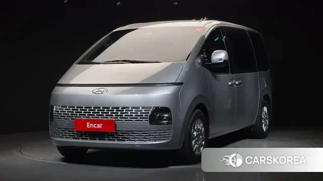 Hyundai Staria 2023 Серебряный из Кореи