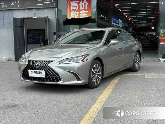 Lexus ES 2024 Серебристо-серый из Китая