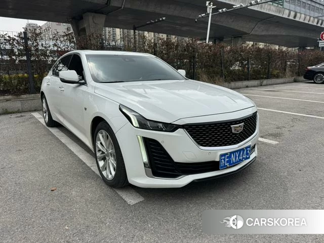Cadillac CT5 2022 Белый из Китая