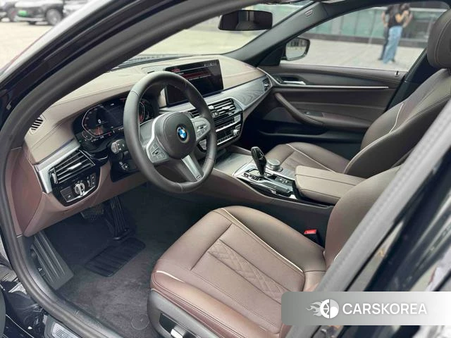 BMW 5 series 2023 Черный из Китая