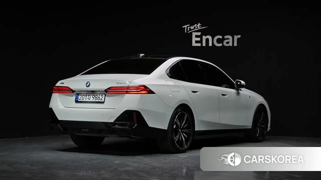 BMW 5 Series (G60) 2025 Белый из Кореи