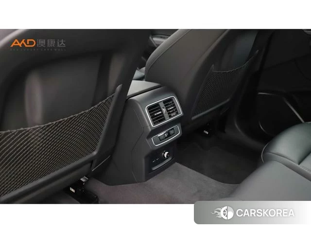 Audi Q5L 2022 Черный из Китая