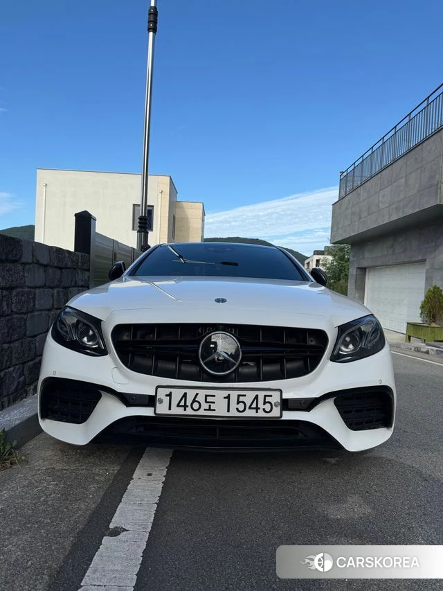 Mercedes-Benz E-Class W213 2019 Белый из Кореи